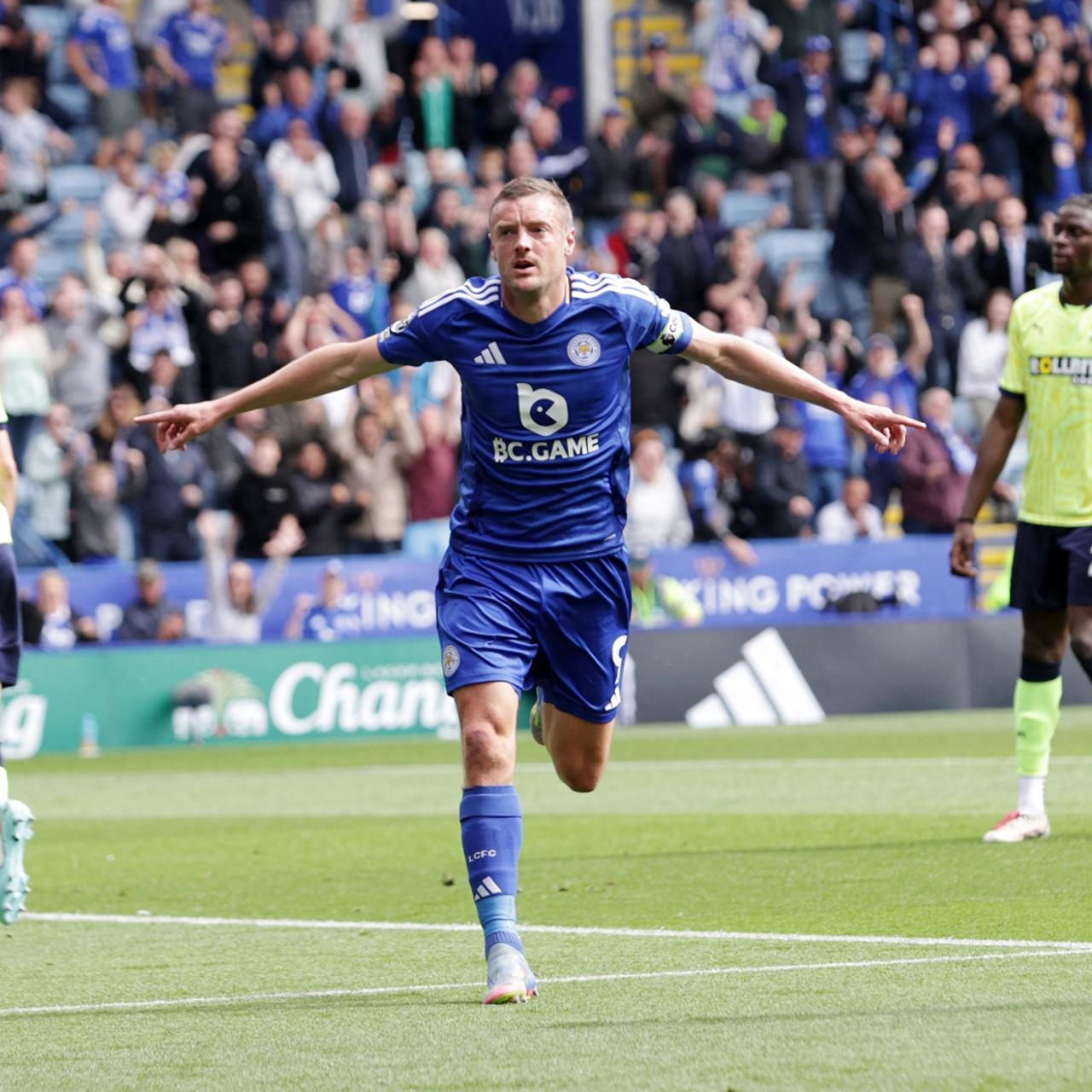 莱斯特城客场告捷，继续领跑英超