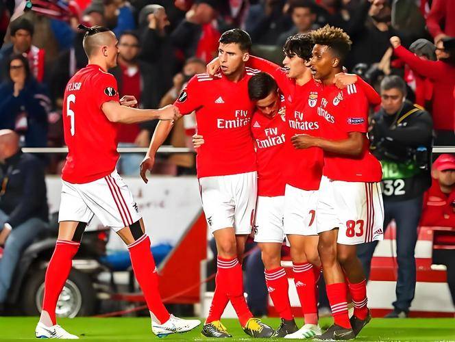 开云体育网页版-包含共赴荣耀之途，欧洲冠军赛场烽火重燃的词条