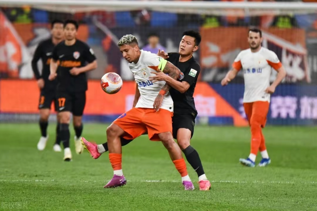 青岛队在主场大败北京队，遭遇四连败的简单介绍