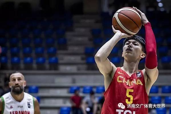 黎巴嫩选手在拳击比赛中夺冠