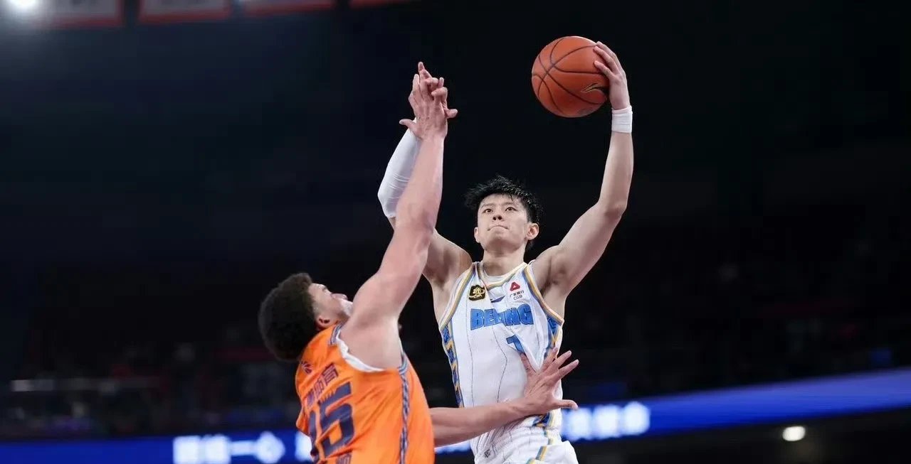 开云体育网页版登录入口-上海男篮战胜对手，表现抢眼