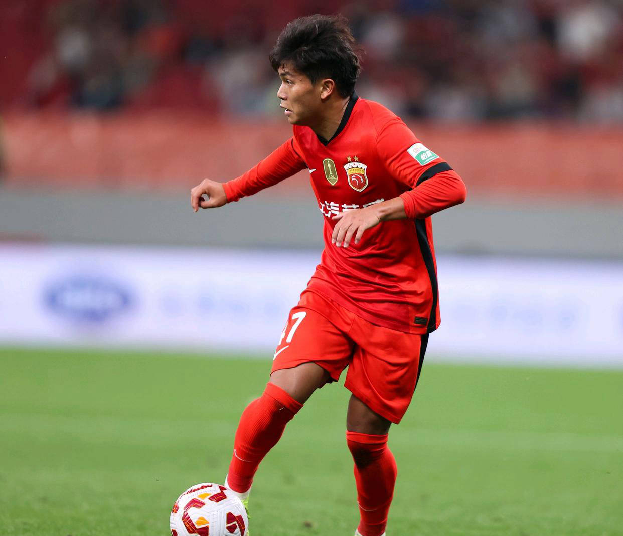 国内足球联赛的球员个人表现