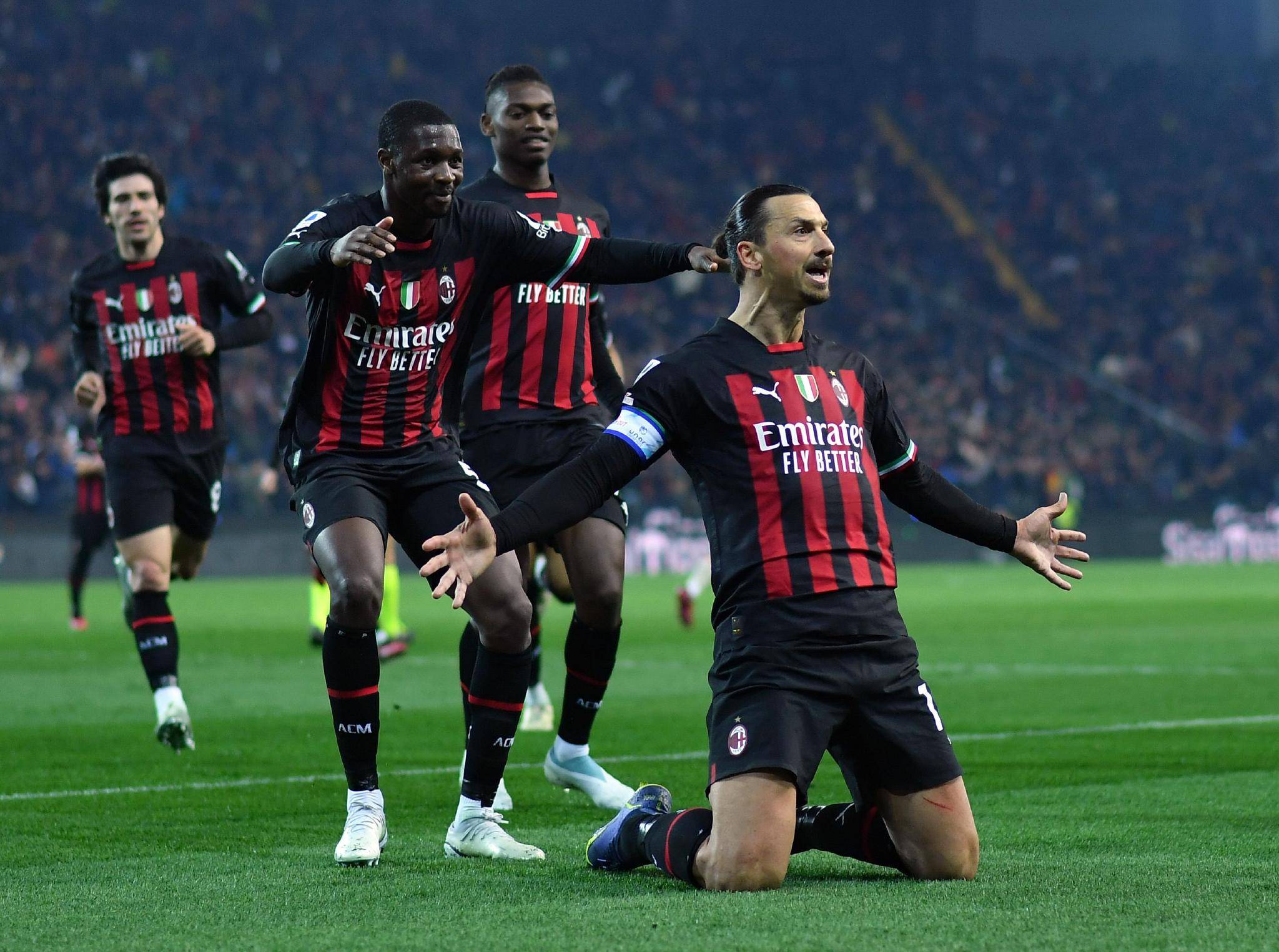 AC米兰核心中场在比赛中贡献进攻和防守两端的简单介绍