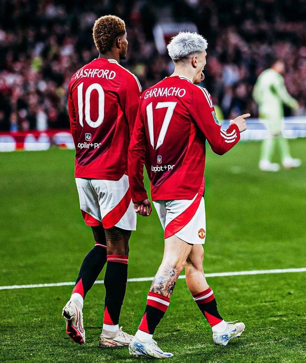 曼联遭遇惨败，尽管奋力拼搏但依然失利