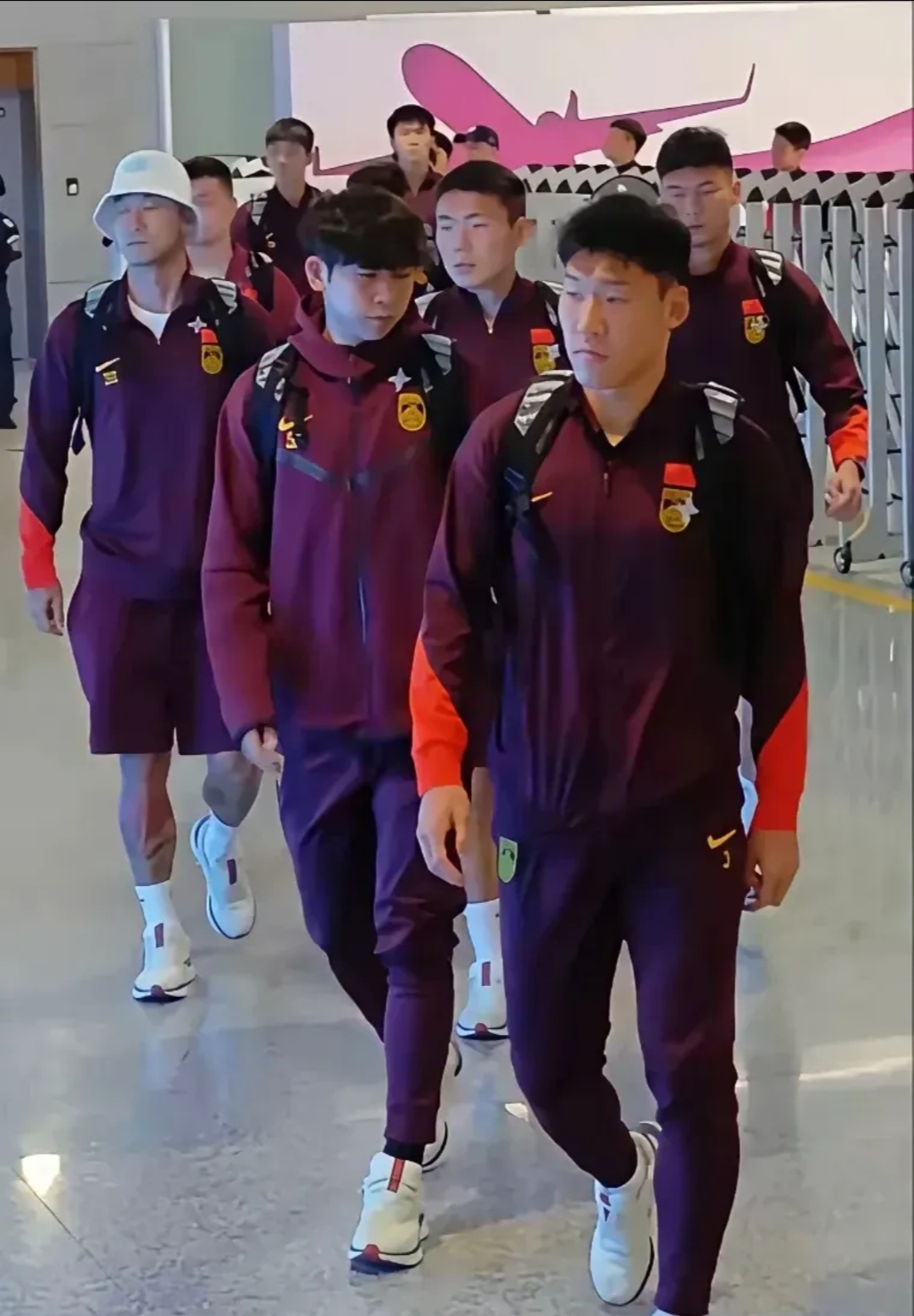 国内足球联赛引发热议，球迷们怎么看？的简单介绍