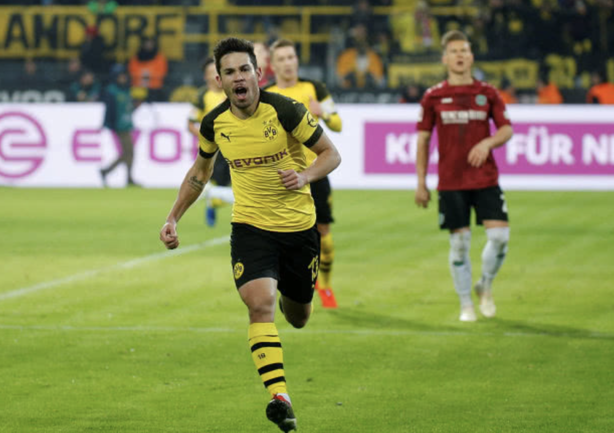 关于弗赖堡稳固不败，积分榜上稳步攀升的信息