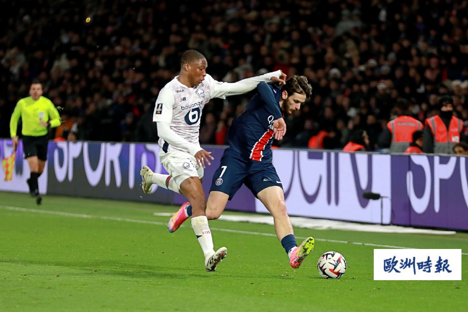 包含里尔先入一球，稳住胜局保持领先的词条