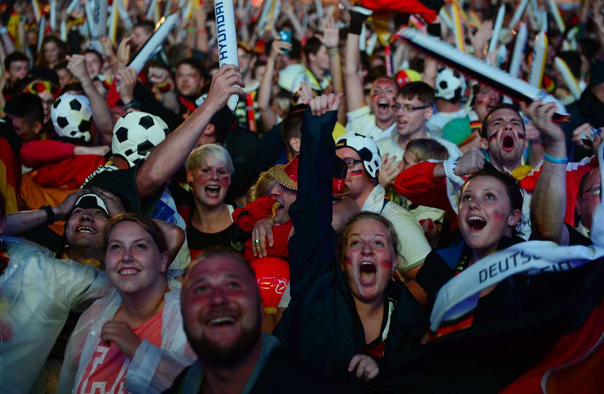 开云体育链接-比赛中球员们拼尽全力争夺胜利