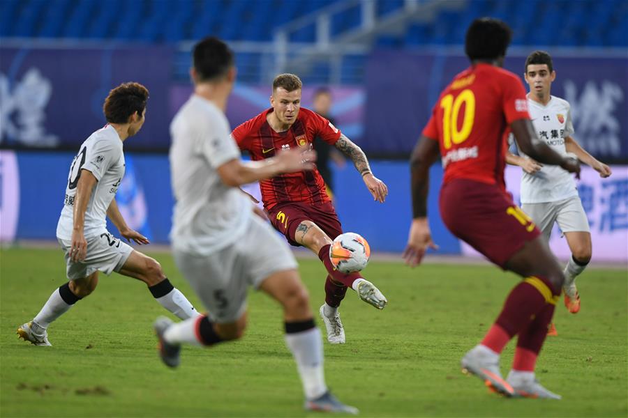 上海上港战胜河北华夏幸福，豪夺中超榜首的简单介绍
