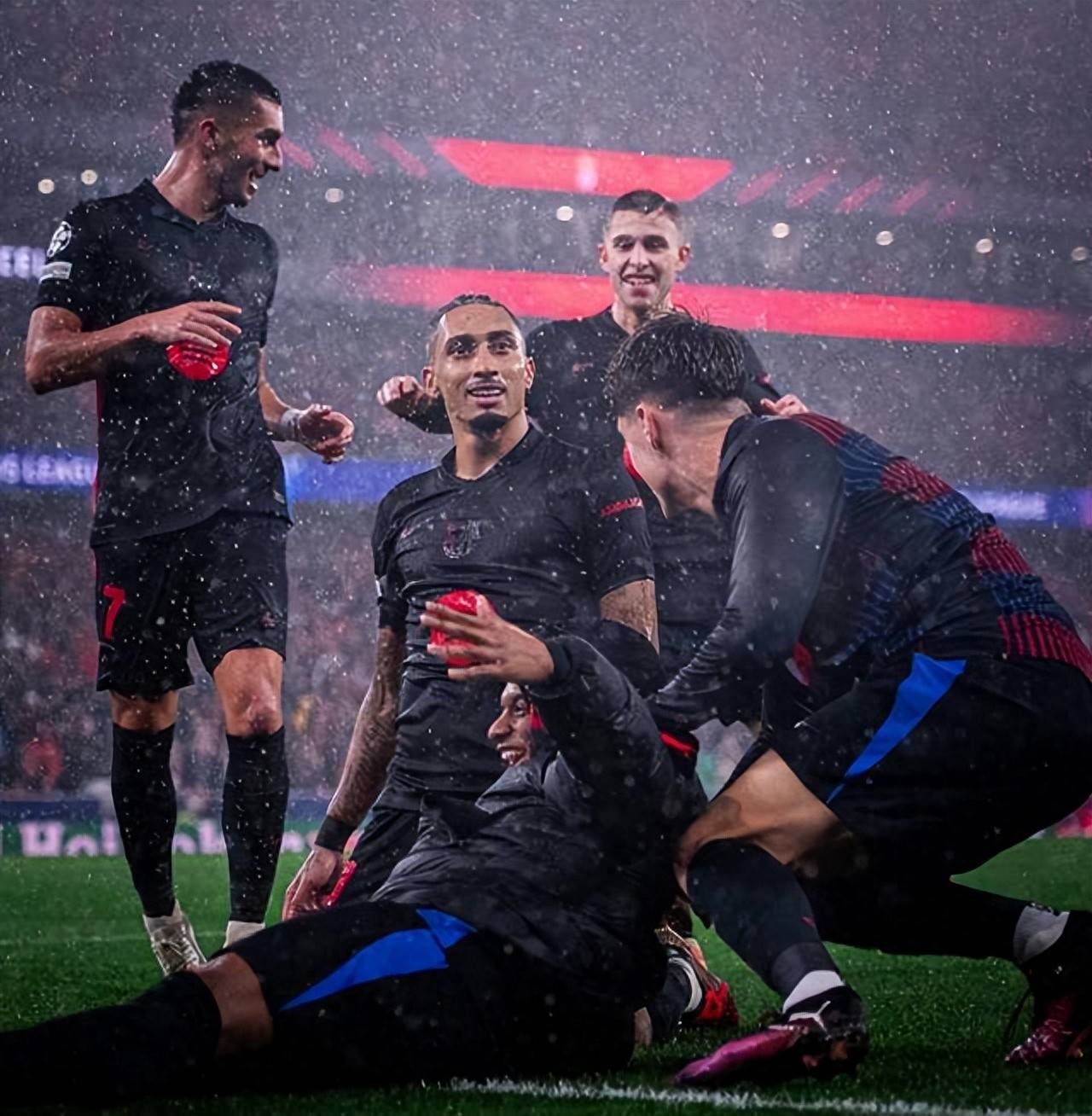 开云体育网站-欧洲足坛的惊心动魄之战