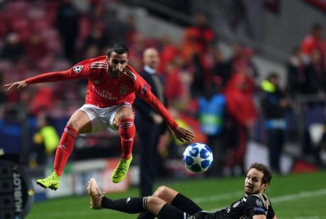 开云体育地址-包含阿贾克斯遭遇惊险，险胜对手的词条