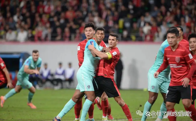 国内足球职业联赛冠军之争白热化，胜负悬殊的简单介绍